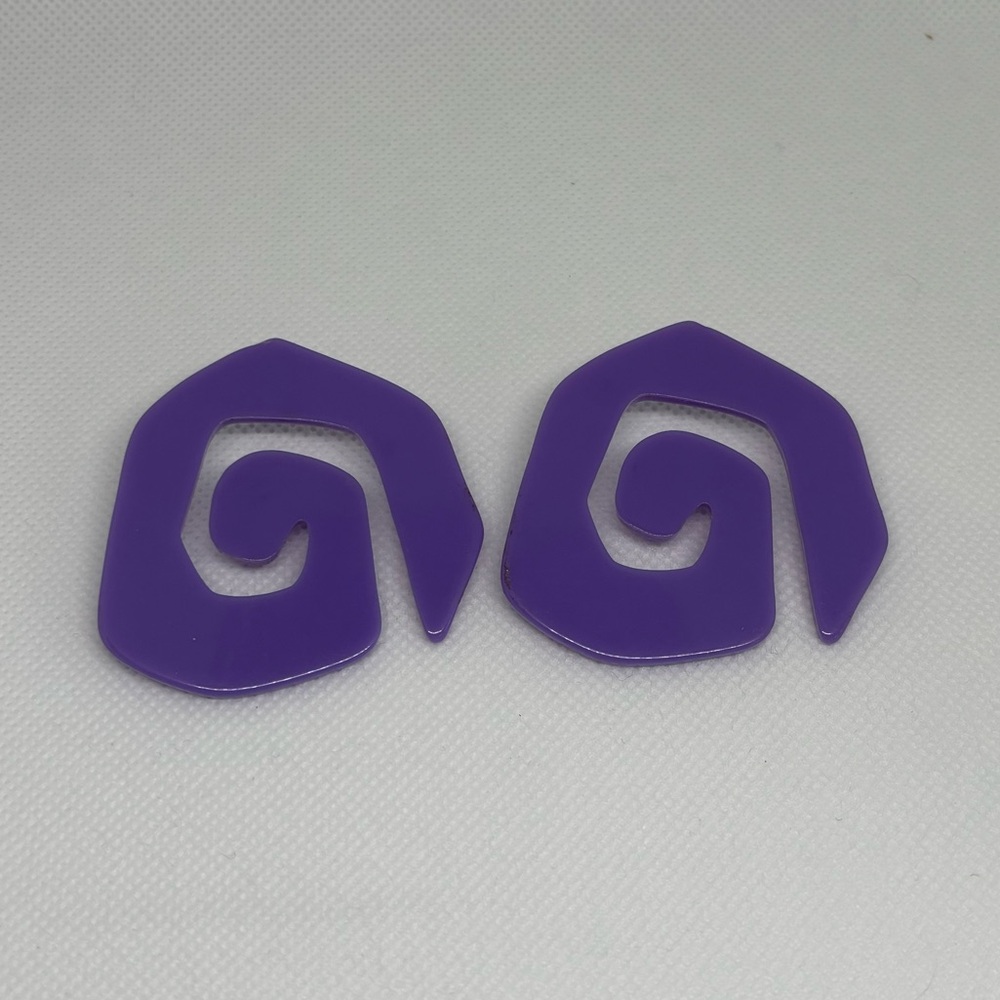 Vintage Retro Purple Plastic Earrings